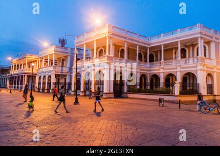 GRANADA, NICARAGUA - 27. APRIL 2016: Nachtansicht des Palacio Episcopal Bishop's Palace in Granada, Nicaragua Stockfoto