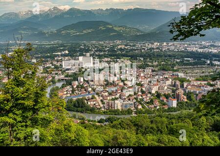 Die Stadt Grenoble ist in allen Ereignissen der französischen Geschichte präsent. Heute ist es das Zentrum verschiedener sozialer und wissenschaftlicher Fortschritte.Grenoble, Frankreich Stockfoto