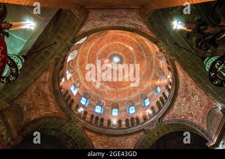 Im Inneren der St. Pauls Chapel (1907) der Columbia University mit Blick auf die Apsis. Sie ist mit rotem Backstein und Kalkstein verkleidet. Im Jahr 1894, der Architekt Charles Stockfoto