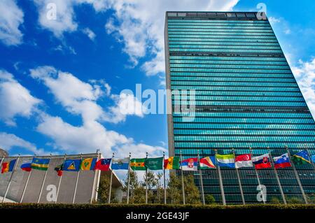 NEW YORK, Gebäude des Hauptquartiers der Vereinten Nationen in Lower Midtown. Zwischen der 42nd und 48th Street an der 1st Avenue. Manhattan, New york, USA. Zoll Stockfoto