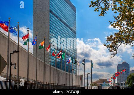 NEW YORK, Gebäude des Hauptquartiers der Vereinten Nationen in Lower Midtown. Zwischen der 42nd und 48th Street an der 1st Avenue. Manhattan, New york, USA. Zoll Stockfoto