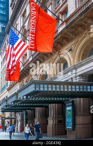 Carnegie Hall in Manhattan in New York City. Carnegie Hall an der Ecke West 57th St und 7th Avenue New York City New York USA. Stockfoto