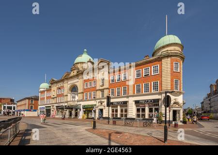 Das alte Opernhaus von Tunbridge Wells, heute ein Pub und Restaurants. In Tunbridge Wells Kent. Stockfoto