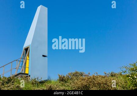 Der Sound Tower in Six Marshes in der Nähe von Chapel St Leonards auf dem English Coast Path National Trail in Lincolnshire East Midlands England. Stockfoto