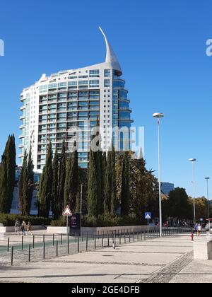 Sao Gabriel Tower, benannt nach Vasco da Gamas Schiff, Parque das Nações, Lissabon, Portugal Stockfoto