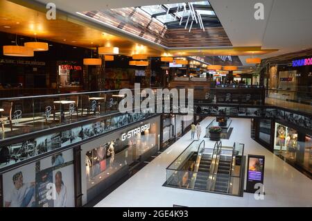 Mall of Berlin, Leipziger Platz, Mitte, Berlin, Deutschland - 13. August 2021. Stockfoto