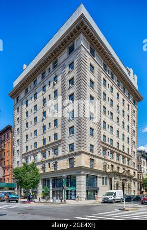 57 West 75th Street, auch bekannt als La Rochelle, wurde 1898 nach Plänen von Lamb & Rich erbaut. Stockfoto