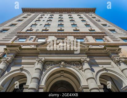 57 West 75th Street, auch bekannt als La Rochelle, wurde 1898 nach Plänen von Lamb & Rich erbaut. Stockfoto