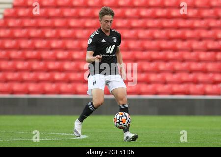 SUNDERLAND, GROSSBRITANNIEN. 16. AUGUST Connor McAvoy von Fulham in Aktion während des PL 2 Division 2-Spiels zwischen Sunderland und Fulham am Montag, den 16. August 2021 im Stadium of Light, Sunderland. (Kredit: Will Matthews | MI News) Kredit: MI News & Sport /Alamy Live News Stockfoto