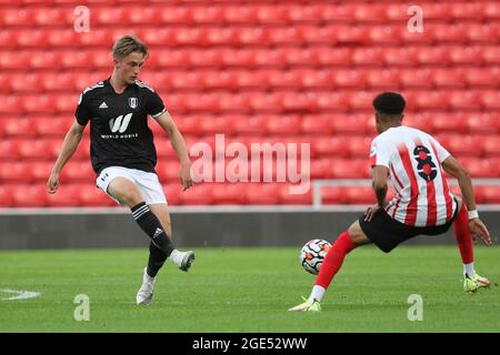 SUNDERLAND, GROSSBRITANNIEN. 16. AUGUST Connor McAvoy von Fulham in Aktion während des PL 2 Division 2-Spiels zwischen Sunderland und Fulham am Montag, den 16. August 2021 im Stadium of Light, Sunderland. (Quelle: Will Matthews | MI News) Stockfoto