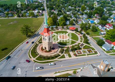 Die Münsterberger Plaza und der Uhrturm in Berne Indiana Stockfoto