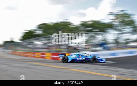 08. August 2021: Der Fahrer der NTT IndyCar Series, Helio Castroneves, fährt den Transcard - Meyer Shank Racing Honda während des ersten Big Machine Music City Grand Prix auf den Straßen von Nashville in Nashville, TN, in die vierte Runde. Austin McAfee/CSM Stockfoto