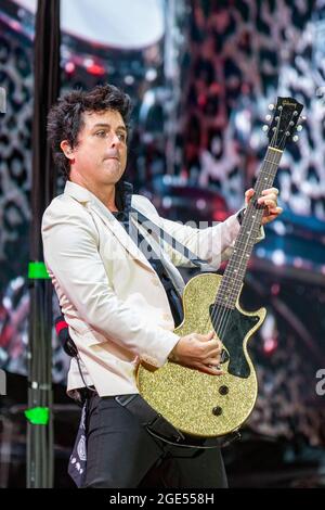 Chicago, USA. August 2021. Billie Joe Armstrong von Green Day während der Hella Mega Tour im Wrigley Field am 15. August 2021 in Chicago, Illinois (Foto: Daniel DeSlover/Sipa USA) Quelle: SIPA USA/Alamy Live News Stockfoto