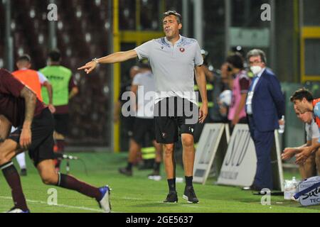 Salerno, Italien. August 2021. Alfredo Aglietti Trainer von Reggina, während des italienischen Cup-Spiels zwischen Salernitana und Reggina, Endergebnis 2-0, Spiel im Arechi-Stadion in Salerno gespielt. Salerno, Italien, 16. August 2021. (Foto von Vincenzo Izzo/Sipa USA) Quelle: SIPA USA/Alamy Live News Stockfoto