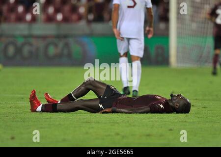 Salerno, Italien. August 2021. Mamadou Coulibaly Spieler von Salernitana, während des italienischen Cup-Spiels zwischen Salernitana gegen Reggina Endergebnis 2-0, Spiel im Arechi-Stadion in Salerno gespielt. Salerno, Italien, 16. August 2021. (Foto von Vincenzo Izzo/Sipa USA) Quelle: SIPA USA/Alamy Live News Stockfoto