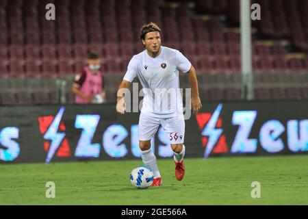 Salerno, Italien. August 2021. Perparim Hetemaj Spieler von Reggina, während des italienischen Cup-Spiels zwischen Salernitana gegen Reggina Endergebnis 2-0, Spiel im Arechi-Stadion in Salerno gespielt. Salerno, Italien, 16. August 2021. (Foto von Vincenzo Izzo/Sipa USA) Quelle: SIPA USA/Alamy Live News Stockfoto