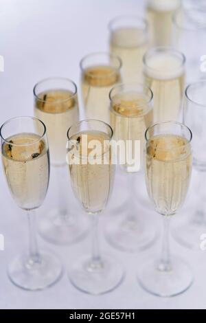 Gläser Champagner bei der Veranstaltung. Champagner in Gläsern auf Urlaub aus nächster Nähe Stockfoto