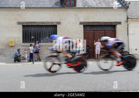 Etouvelles, Frankreich. August 2020. Das slowakische Team sah in Aktion während des Zeitfahrens. Die zweite Etappe der Tour de l'Avenir 2021 ist ein Team-Zeitfahren auf einem Rundkurs um die Stadt Laon am 15. August. Tour de l'Avenir ist ein Radwettbewerb, der vom 13. Bis 22. August 2021 stattfindet und für Radfahrer unter 23 Jahren reserviert ist. Sieger der zweiten ersten Etappe ist das niederländische Team. (Foto: Laurent Coust/SOPA Images/Sipa USA) Quelle: SIPA USA/Alamy Live News Stockfoto