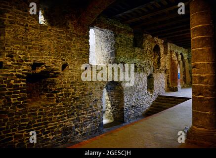 Innenkorridore und Zimmer im Schloss Gravensteen in Gent, Belgien. Stockfoto