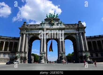 Tor des Cinquantenaire Parks in Brüssel Belgien. Stockfoto