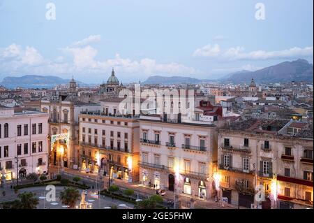 Palermo, Italien. Juli 2021. Blick vom Dach der Kathedrale von Palermo über die Altstadt. Quelle: Sebastian Kahnert/dpa-Zentralbild/dpa/Alamy Live News Stockfoto