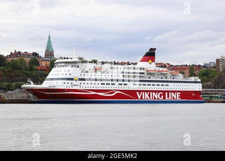 Stockholm, Schweden - 16. August 2021: Die Viking Line Kreuzfähre MS Gabriella ist auf der Strecke Stockholm-Helsinki in Stadsgarden im Einsatz. Stockfoto