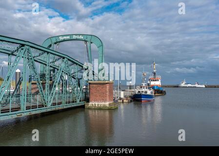 Nassaubrücke im Hafen von Nassau, Wilhelmshaven, Niedersachsen, Deutschland Stockfoto