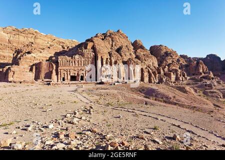 Königliche Gräber am Westhang von Jabal al-Khubtha, Petra, alte Hauptstadt der Nabatäer, UNESCO-Weltkulturerbe, Königreich Jordanien Stockfoto