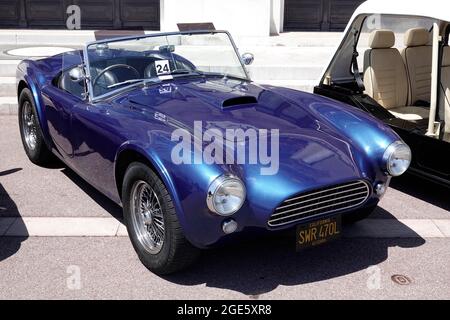 Sportwagen-Roadster Shelby Cobra 62, Oldtimer, geparkt vor der Meerseite der Oper von Monte-Carlo, Casino Monte-Carlo, Monaco Stockfoto