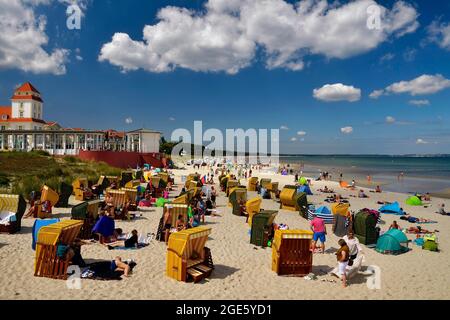 Kurhotel, Strandkoerbe, Ostseebad Binz, Rügen, Mecklenburg-Vorpommern, Deutschland Stockfoto