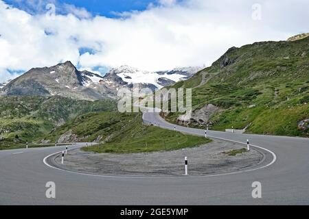 BERNINA-Pass, Passo del Bernina, in den Schweizer Alpen. Der Berninapass verbindet die Kantone Graubünden und Engadin, Schweiz Stockfoto