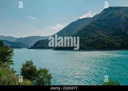 Die berühmten Piva Canyon mit seinen fantastischen Behälter. Nationalpark Montenegro und Bosnien und Herzegowina, Balkan, Europa. Beauty Welt. Stockfoto