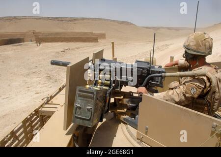 2 Schotten-Mastiff-Konvoi der britischen Armee auf dem Weg von Musa Qala nach FOB Edinburgh, Provinz Helmand, Afghanistan. Stockfoto