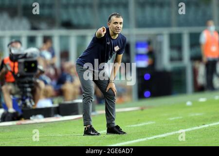 Turin, Italien. 15. August 2021. Fabio Pecchia, Cheftrainer von uns Cremonesen, Gesten während des Coppa Italia-Spiels zwischen dem FC Turin und uns Cremonesen im Stadio Olimpico Grande Torino Stockfoto