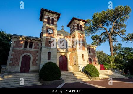 Arcachon (Südwestfrankreich): Kirche Notre Dame des Passes, Bezirk Moulleau, vom Architekten aus Bordeaux Louis Michel Garros Stockfoto