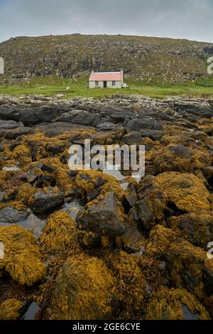 Das Haus oder das Häuschen auf Eilean an Taighe auf den Shiant Isles, Schottland. Stockfoto