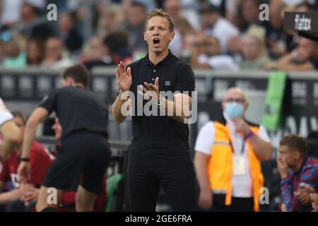 Gladbach, Deutschland. 13. August 2021. firo 1. Bundesliga. 2021/2022 Fußball: Fußball: 13.08.2021 VfL Borussia MV? Nchengladbach, Gladbach, Moenechengladbach - FC Bayern MvÂºnchen, München 1: 1 Geste, Bayern, Trainer Julian Nagelsmann www.firosportphoto.de, Copyright firo sportFoto: Coesfelder Str 207 D-48249 DvÂºlmen www.firosportphoto.de mail@firosportphoto.de Kontodaten: (V olksbank B ochum - W itten) IBAN: DE68430601290341117100 BIC: GENODEMTel: â¬Â 49 † 49-2594-9916004 Fax: â¬Â 1BOC 2594-9916005 dpa/Alamy Live News Stockfoto