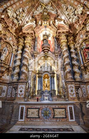 Loyola, Spanien - 14. August 2021: Innenansicht der Wallfahrtskirche der Loyola-Basilika, Baskenland, Spanien Stockfoto