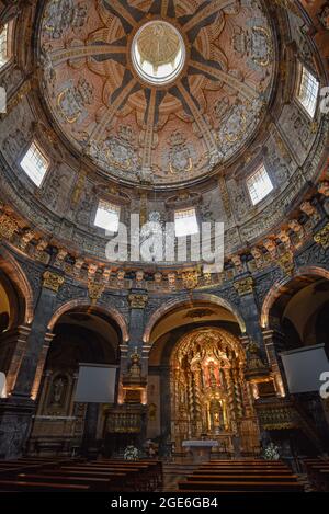 Loyola, Spanien - 14. August 2021: Innenansicht der Wallfahrtskirche der Loyola-Basilika, Baskenland, Spanien Stockfoto