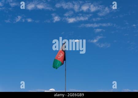 Der riesige Blimp schwebte über Kabul, Afghanistan Stockfoto