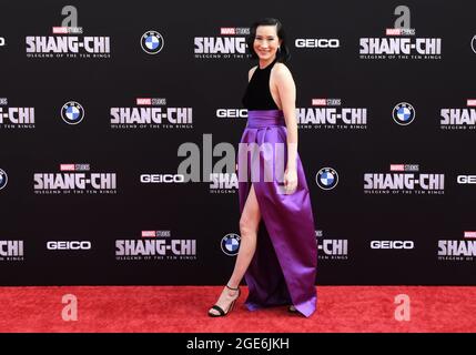 Los Angeles, USA. August 2021. Meng'er Zhang kommt in Disneys SHANG-CHI UND DIE LEGENDE DER ZEHN RINGE Premiere, die am Montag, dem 16. August 2021, im El Capitan Theatre in Hollywood, CA, stattfand. (Foto: Sthanlee B. Mirador/Sipa USA) Quelle: SIPA USA/Alamy Live News Stockfoto