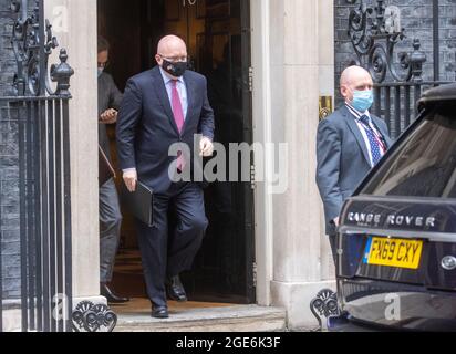 London, Großbritannien. August 2021. Philip Reeker an der Downing Street. Er ist amtierender Botschafter bei der amerikanischen Botschaft. Philip Thomas Reeker ist ein amerikanischer Diplomat und Karriereaußendienstmitarbeiter des Außenministeriums, der derzeit als stellvertretender Staatssekretär im Bureau of European and Eurasische Angelegenheiten tätig ist, wo er ein Portfolio aus 50 Ländern betreut.Quelle: Mark Thomas/Alamy Live News Stockfoto