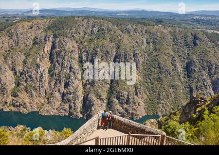 Ribeira sacra Route. Aussichtspunkt über der sil River Canyon. Spanien Stockfoto