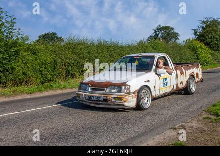 1991 90s Ford P100 Beliebte Rusty Thornbury MOT Auto Repair Center Auto-basierte Pick-up-Truck, auf dem Weg zu Capesthorne Hall classic Juli Auto Show, Ceshire, Großbritannien Stockfoto
