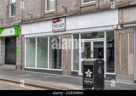 In der Union Street, Aberdeen, ist ein Geschäft von O2 geschlossen und leer. Stockfoto