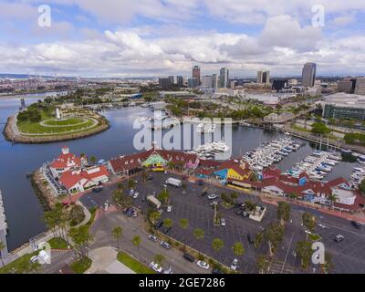 Long Beach Moderne Skyline, Yachthafen und Shoreline Village Luftbild in City of Long Beach, Los Angeles County, California CA, USA. Stockfoto