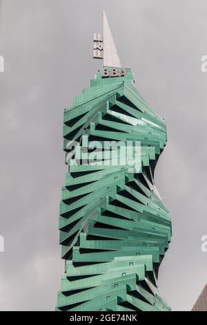 PANAMA CITY, PANAMA - 30. MAI 2016: F&F Tower Wolkenkratzer in Panama City Stockfoto