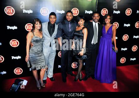 (L-R) Gast, Schauspieler Pooch Hall, Schauspieler Jose Sanchez, Schauspielerin Tia Mowry, Gast und Wendy Raquel Robinson nehmen am 21. September 2008 in Los Angeles, Kalifornien, an der Entertainment Tonight and PEOPLE Emmy After Party in der Walt Disney Concert Hall Teil. Stockfoto