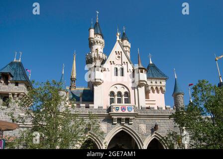 Sleeping Beauty Castle, Fantasyland, Hong Kong Disneyland Resort, Lantau Island, Hongkong, Volksrepublik China Stockfoto