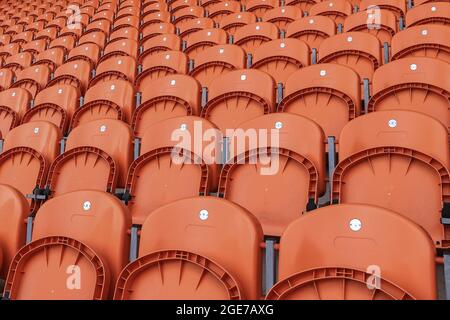 Blackpool, Großbritannien. August 2021. Die Mandarinensitze der Bloomfield Road in Blackpool, Großbritannien am 8/17/2021. (Foto von Mark Cosgrove/News Images/Sipa USA) Quelle: SIPA USA/Alamy Live News Stockfoto